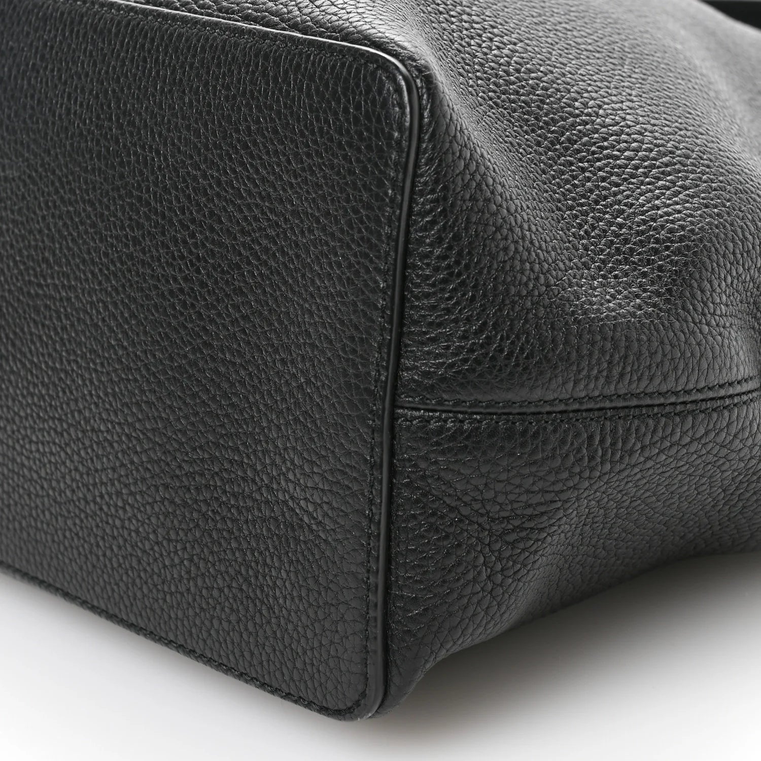 Pebbled Calfskin Large Soho Hobo Black