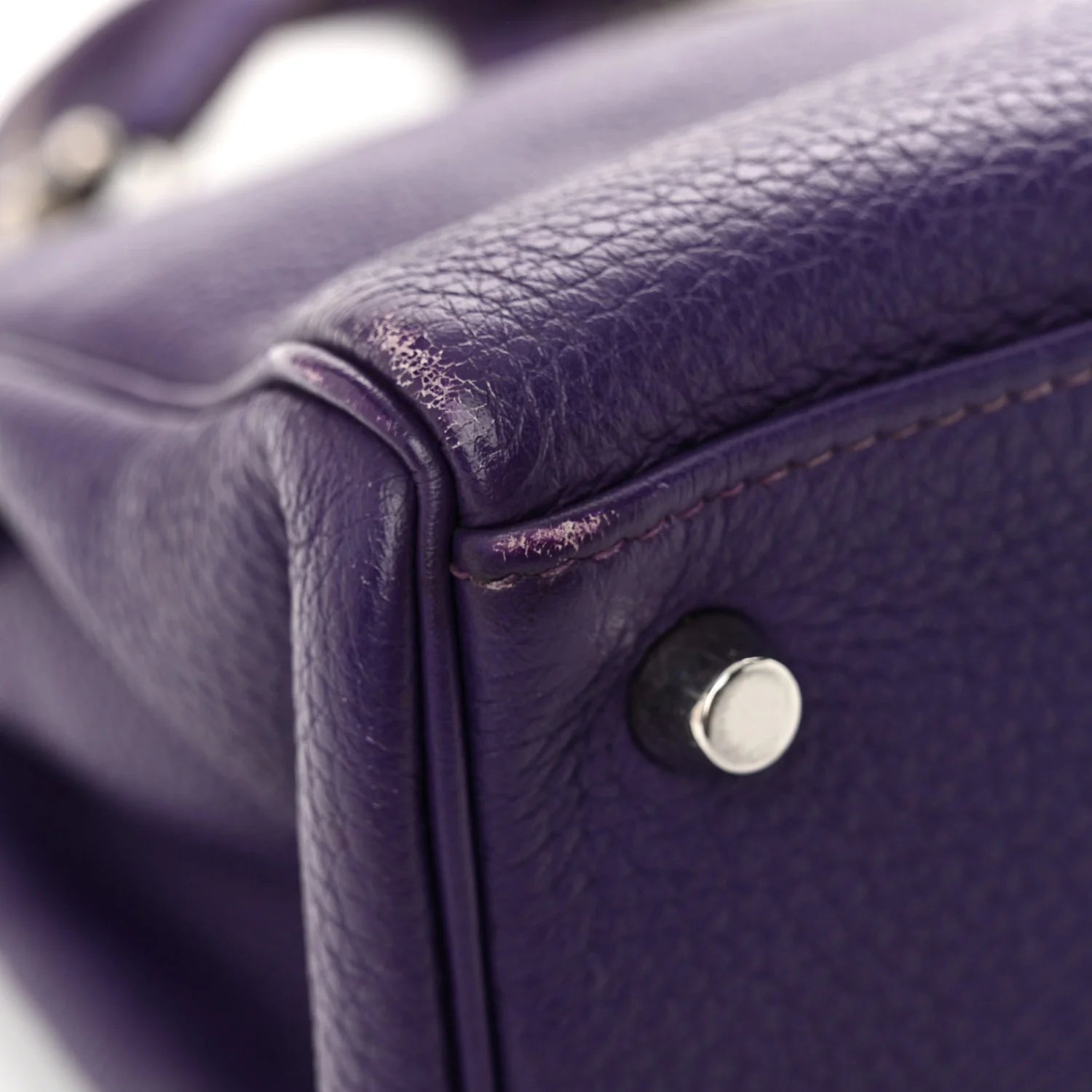 Togo Kelly Retourne 28 Iris