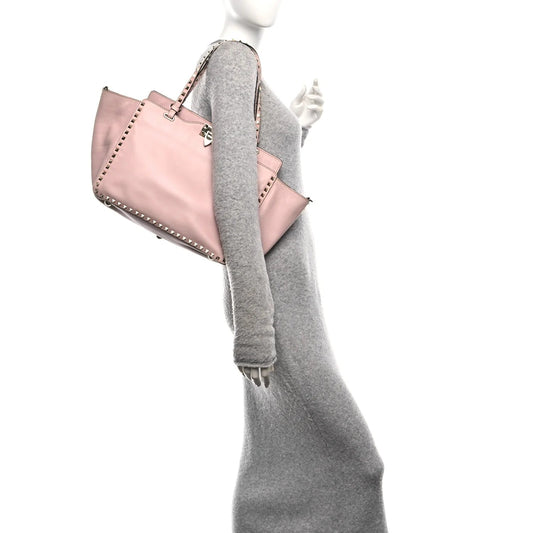 Vitello Medium Rockstud Tote Poudre