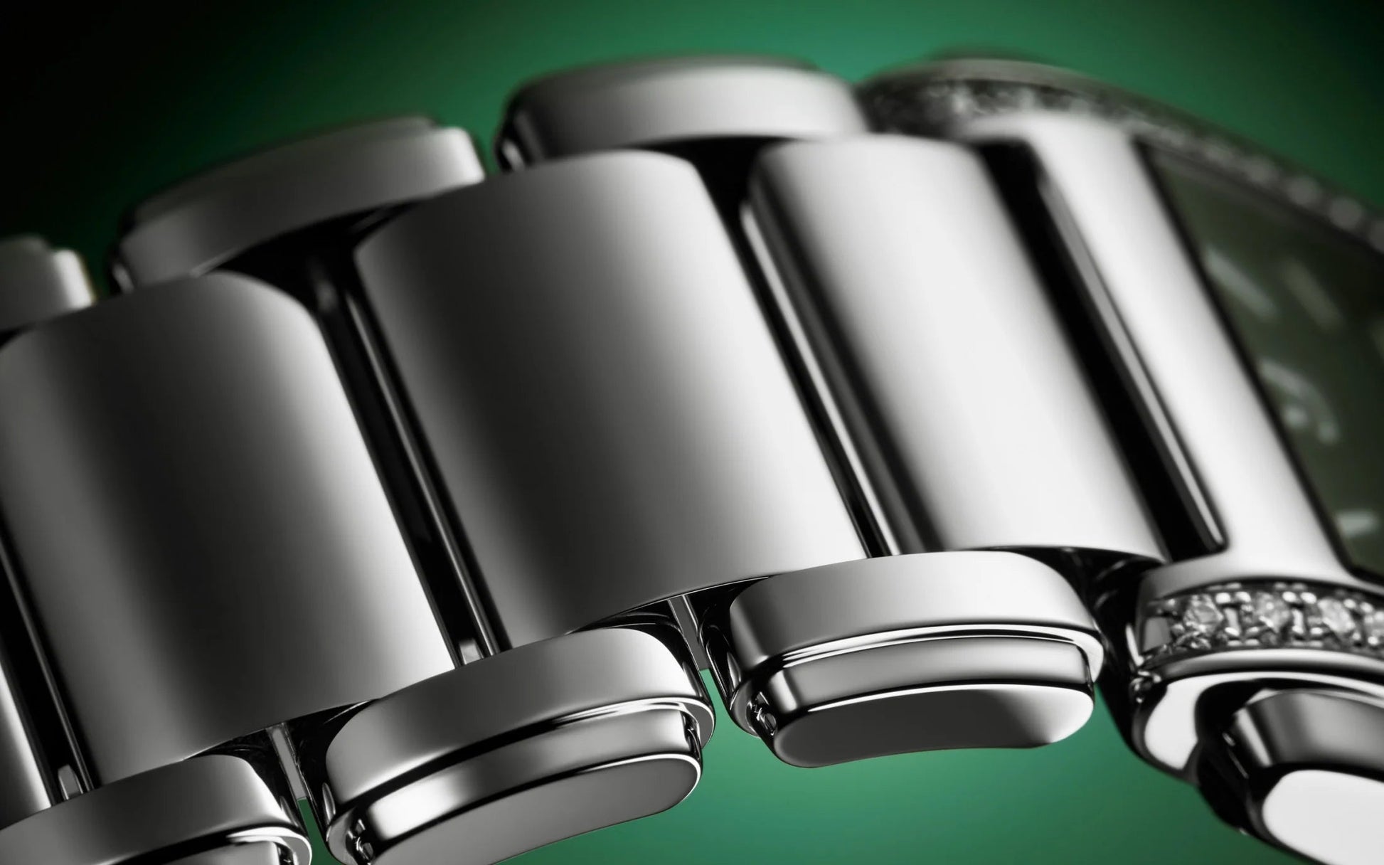 Twenty~4 Quartz Ladies Watch, Stainless Steel with 36 Diamond (~0.42 Ct), 25.1 X 30 Mm, Ref# 4910/1200A-011