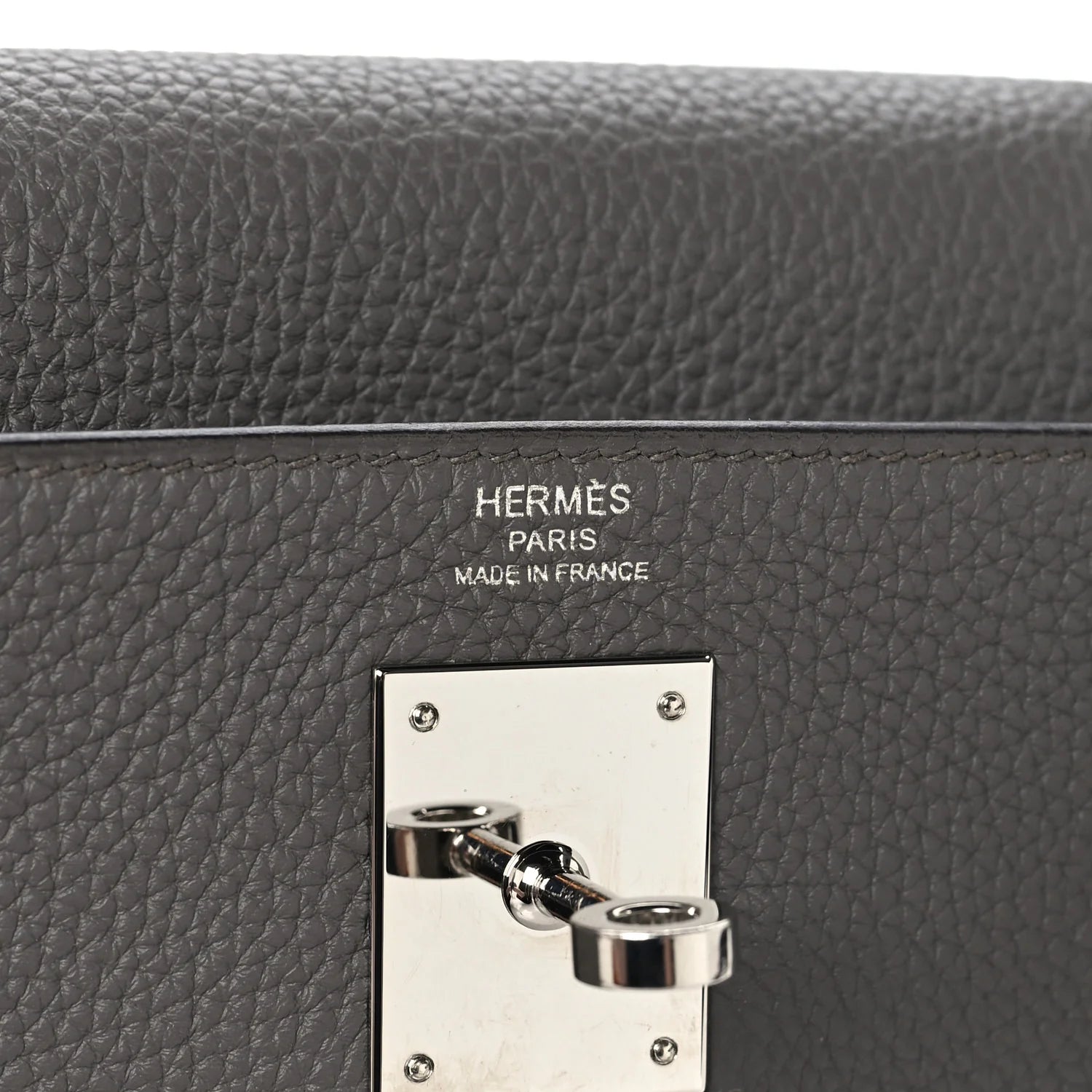 Togo Kelly Retourne 28 Etain