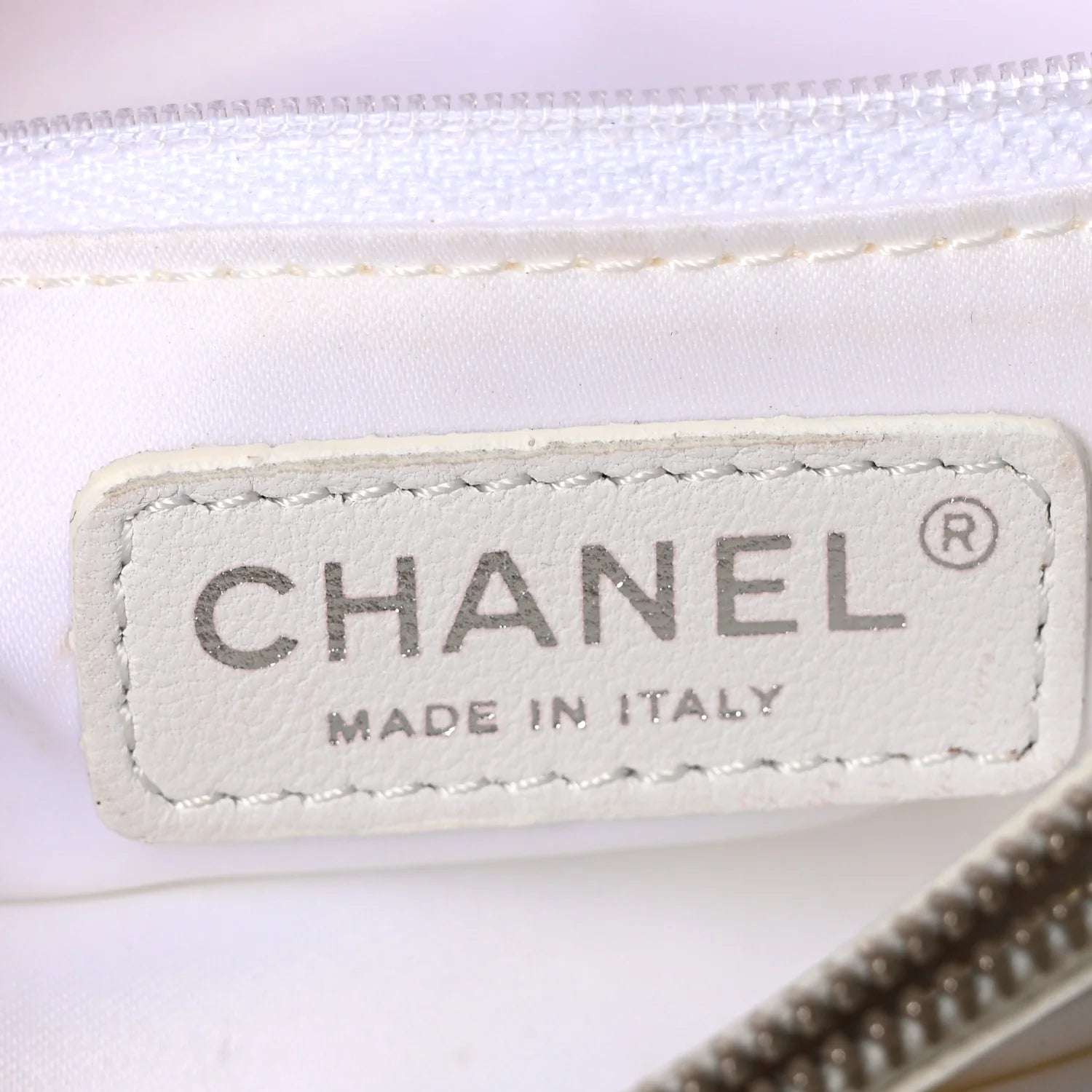 Sequin East West Flap White Silver