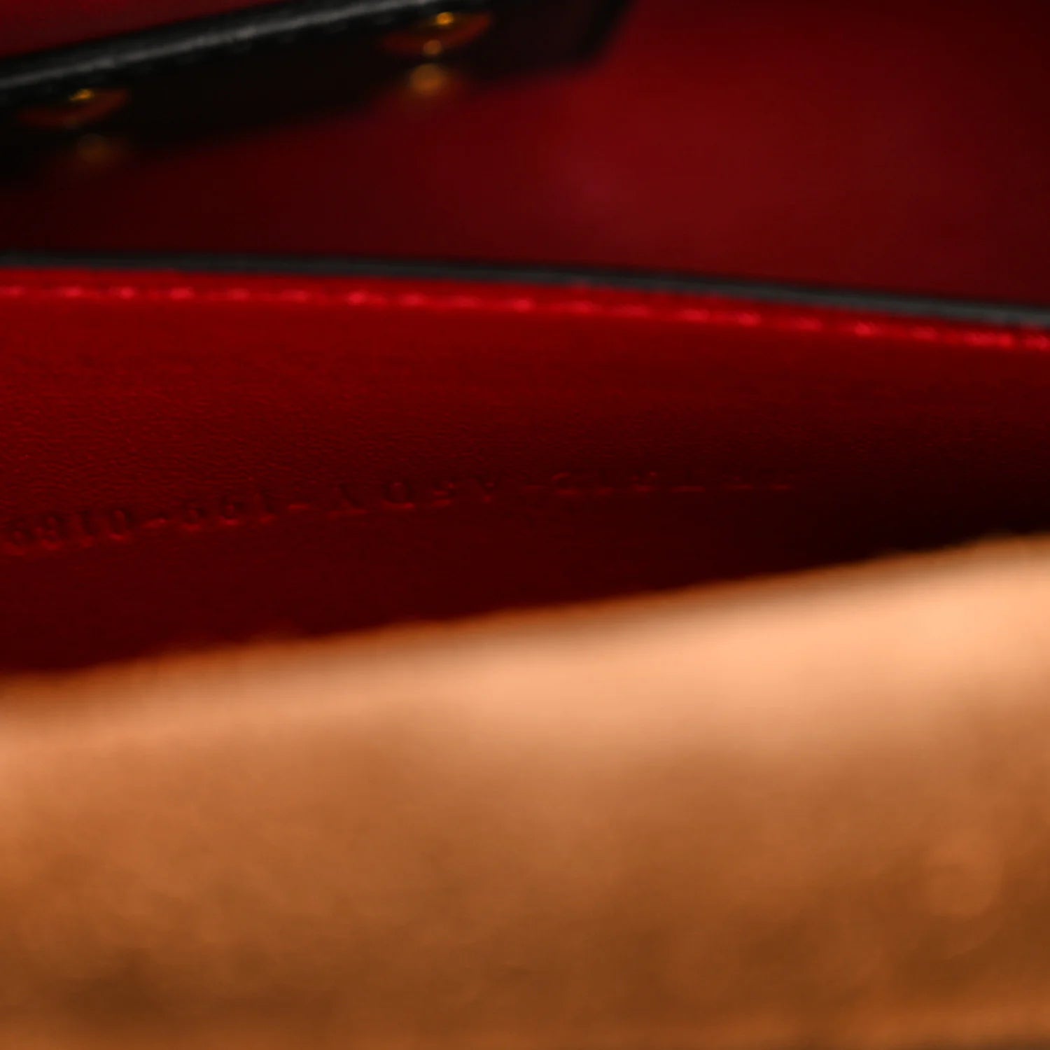 Vitello Grace Matte Small Kan U Shoulder Bag Black