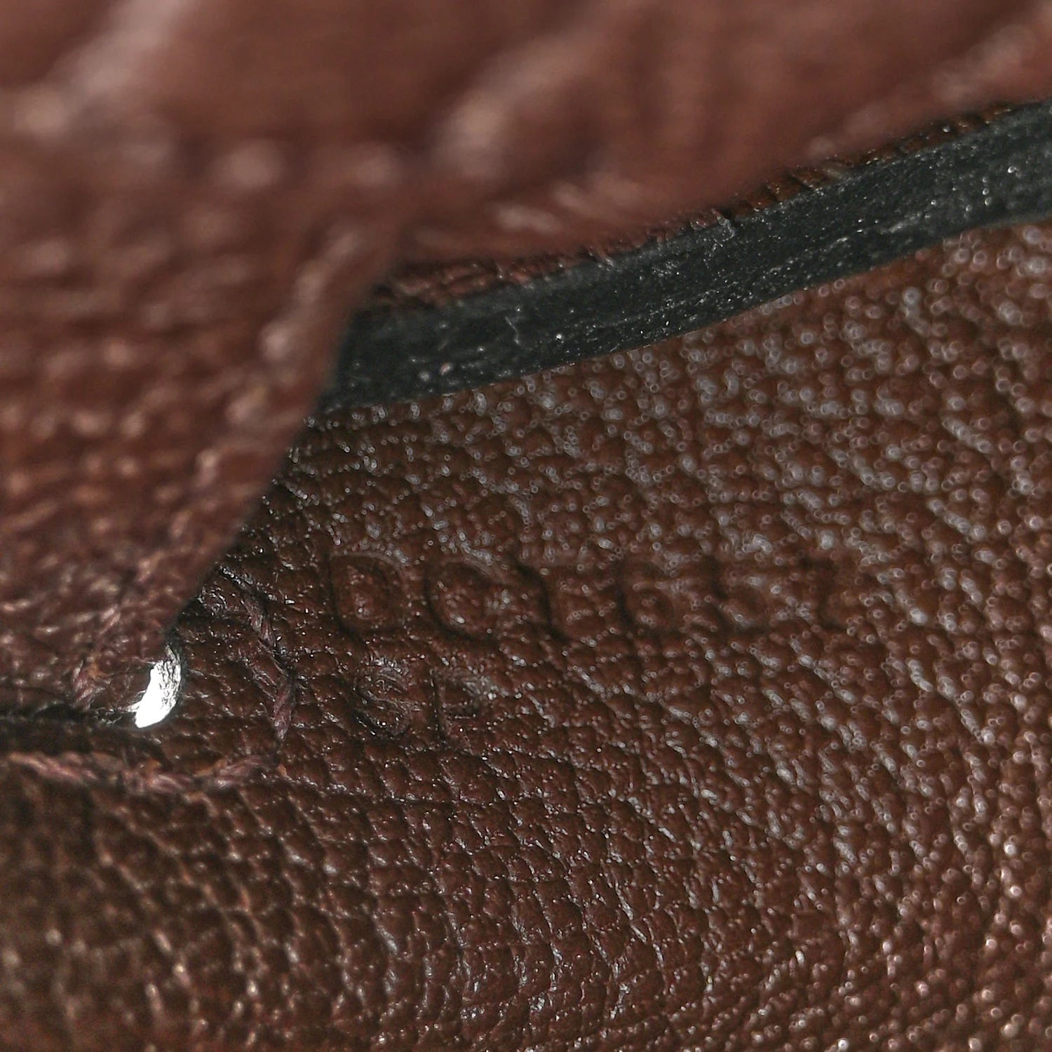 Togo Kelly Retourne 25 Ebene