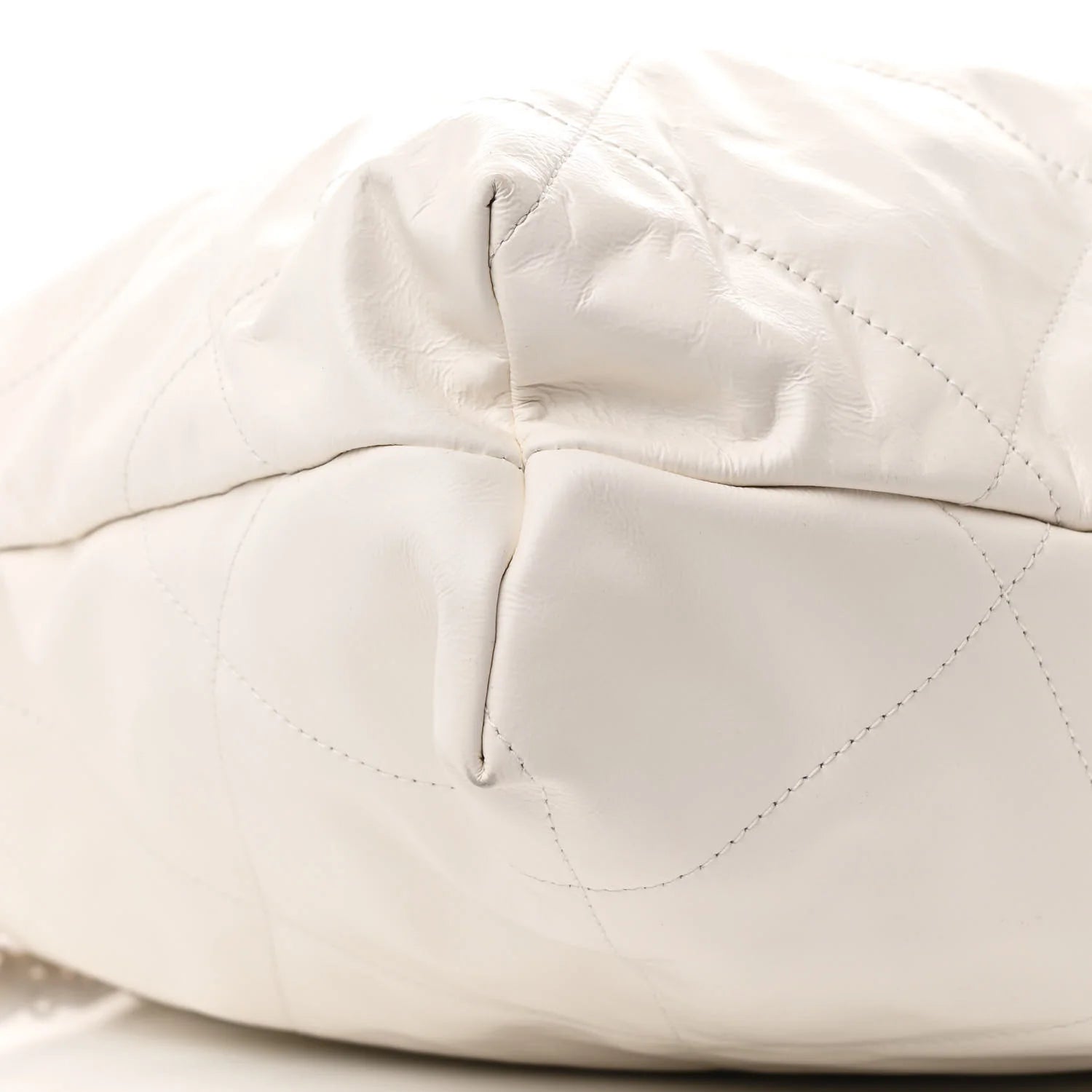 Shiny Calfskin Quilted  22 White Black