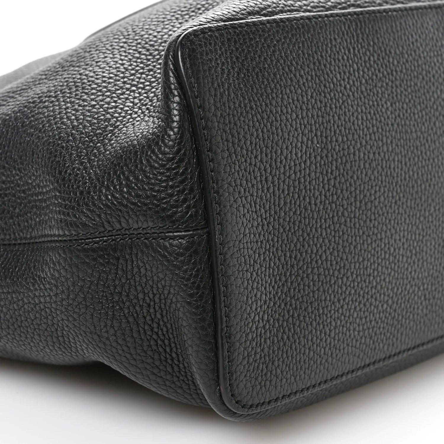 Pebbled Calfskin Large Soho Hobo Black