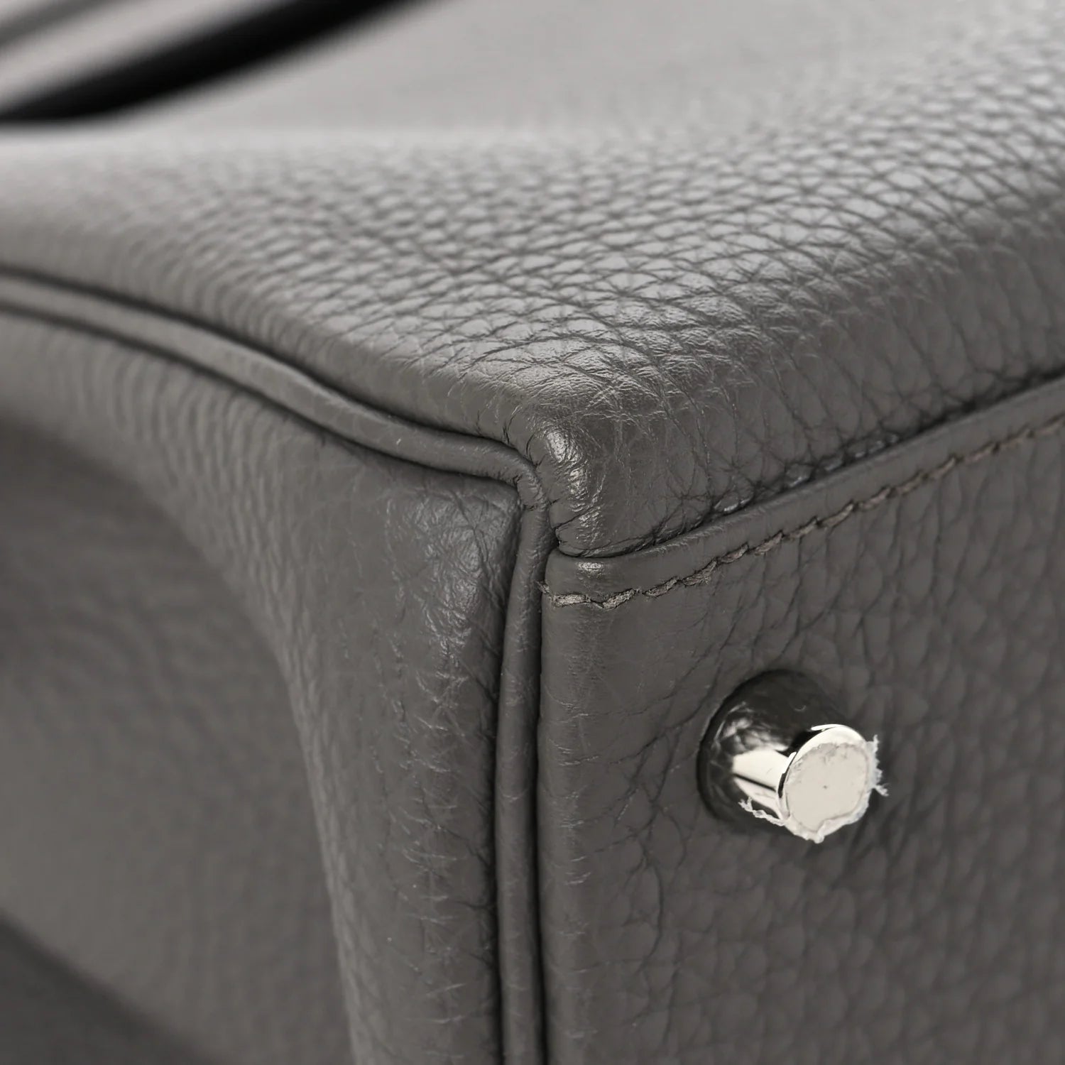 Togo Kelly Retourne 28 Etain