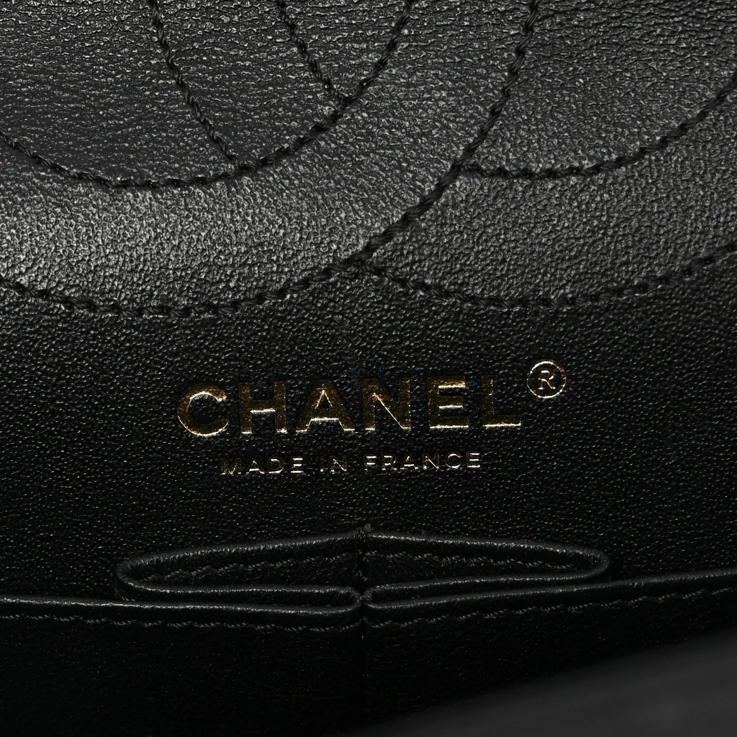 Crumpled Calfskin Chevron Quilted 2.55 Reissue 226 Black