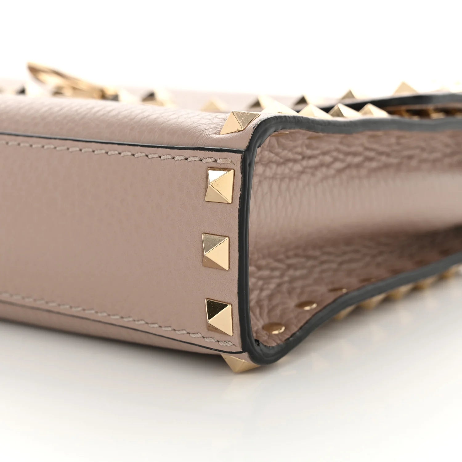 Pebbled Calfskin Medium Rockstud Flip Lock Crossbody Bag Poudre