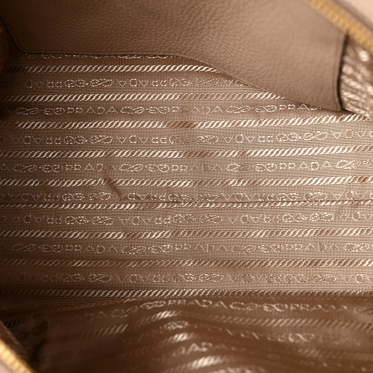 Vitello Phenix Bauletto Cammeo