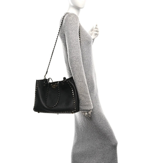 Vitello Medium Rockstud Tote Black
